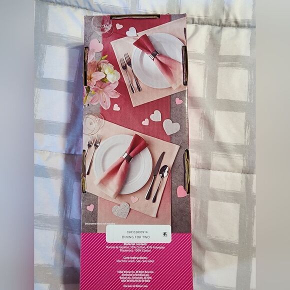 Dinning for two.Valentine's Day Table runner, placemats, napkins ring Bundle set - Picture 4 of 11